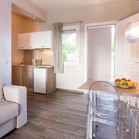 Blue Jasmine Apart-hotel