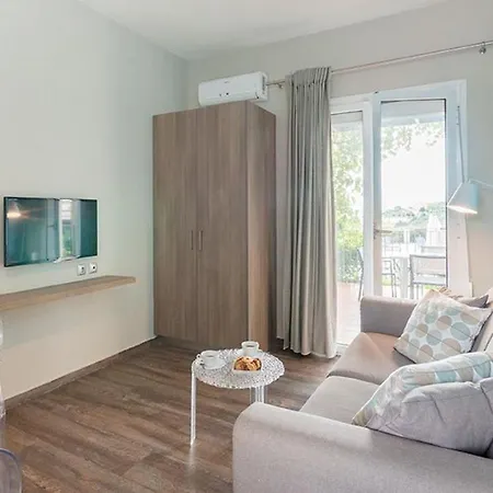 Ξενοδοχείο με διαμερίσματα Blue Jasmine 4*